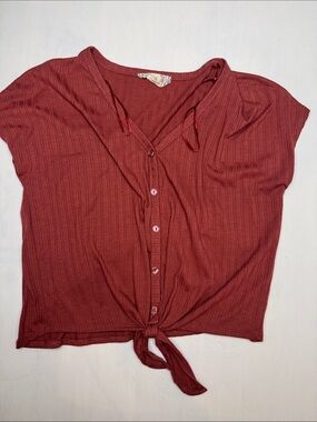 Pink Republic Ribbed Tie-Front Crop Top in Rust